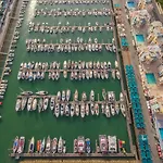 Premium Charming Апартаменты *